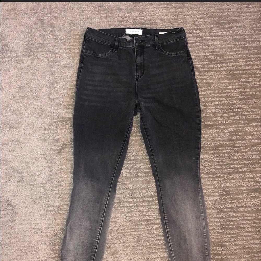 Pacsun women’s stretchy jeans. Size 29